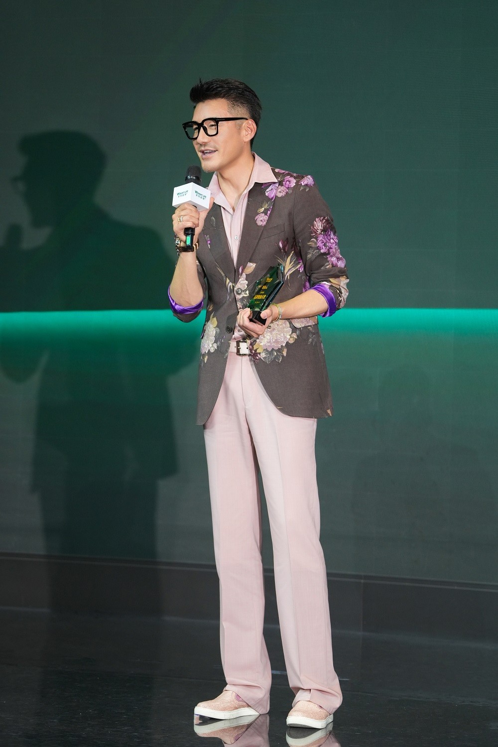 胡兵.jpg