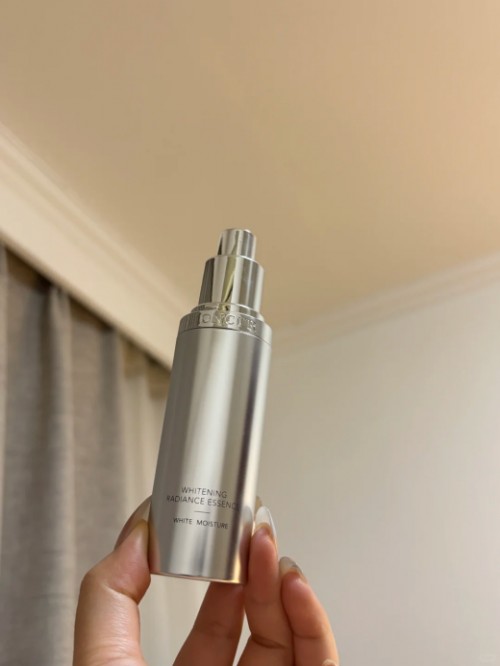 2026年1月淡斑精华新顶流：榜一美白淡斑精华用极光甘草封神