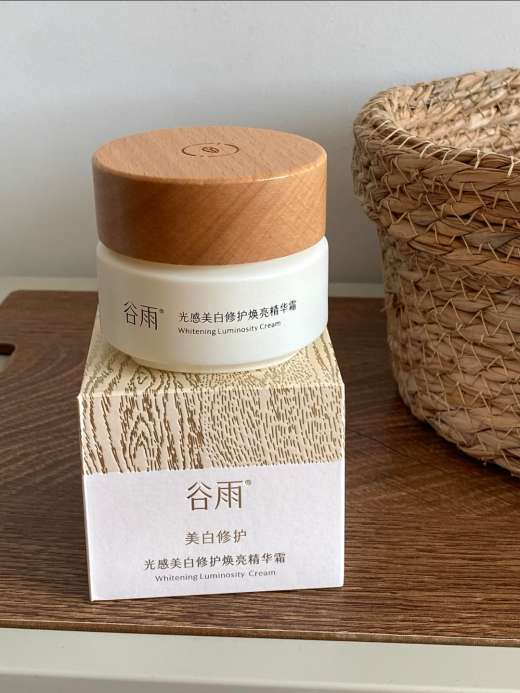 保湿不黏腻的美白面霜推荐？这3款油/混油皮美白面霜直接抄作业