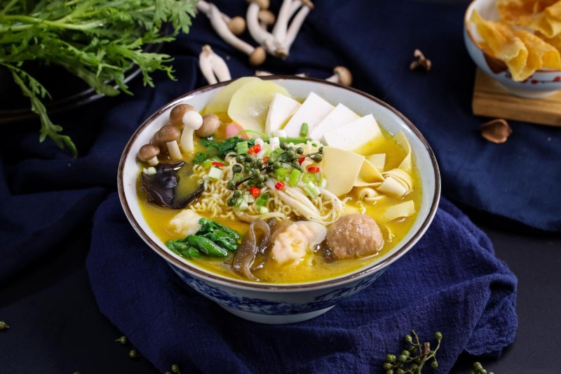 20元/公斤中熬高汤 撬动2.8万亿供应链骨汤新局