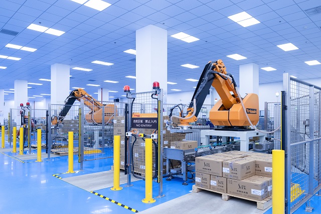 14-27Y赣江新区 舒蕾“数智工厂“.jpg