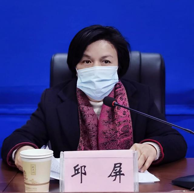 九江市委宣传部副部长邱屏主持新闻发布会