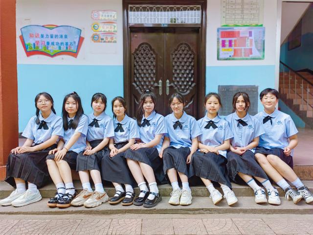 青春不留白毕业不散场贵溪市文坊中学九年级学生毕业照开拍