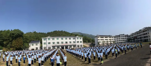 勿忘国耻,激励师生珍爱和平,振兴中华,9月18日上午,玉山县紫湖初中团
