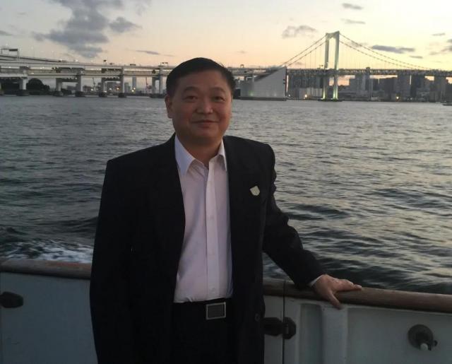 彭宝岗教授精益求精的肝胆外科工程师