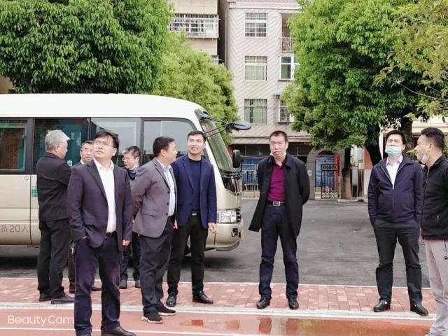 王志坚等人的陪同下来到抚州市临川区温泉镇红桥中心小学巡察指导工作